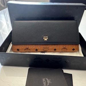 MCM leathet Canvas Long brown black Wallet Authentic used